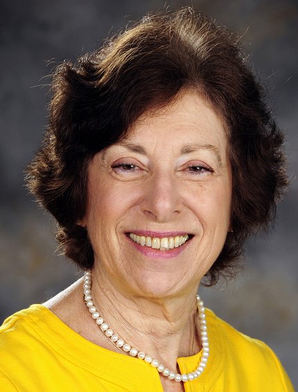 Dr. Linda Birnbaum A smiling Dr. Birnbaum