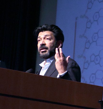 Dr. Siddhartha Mukherjee Dr. Siddhartha Mukherjee speaks